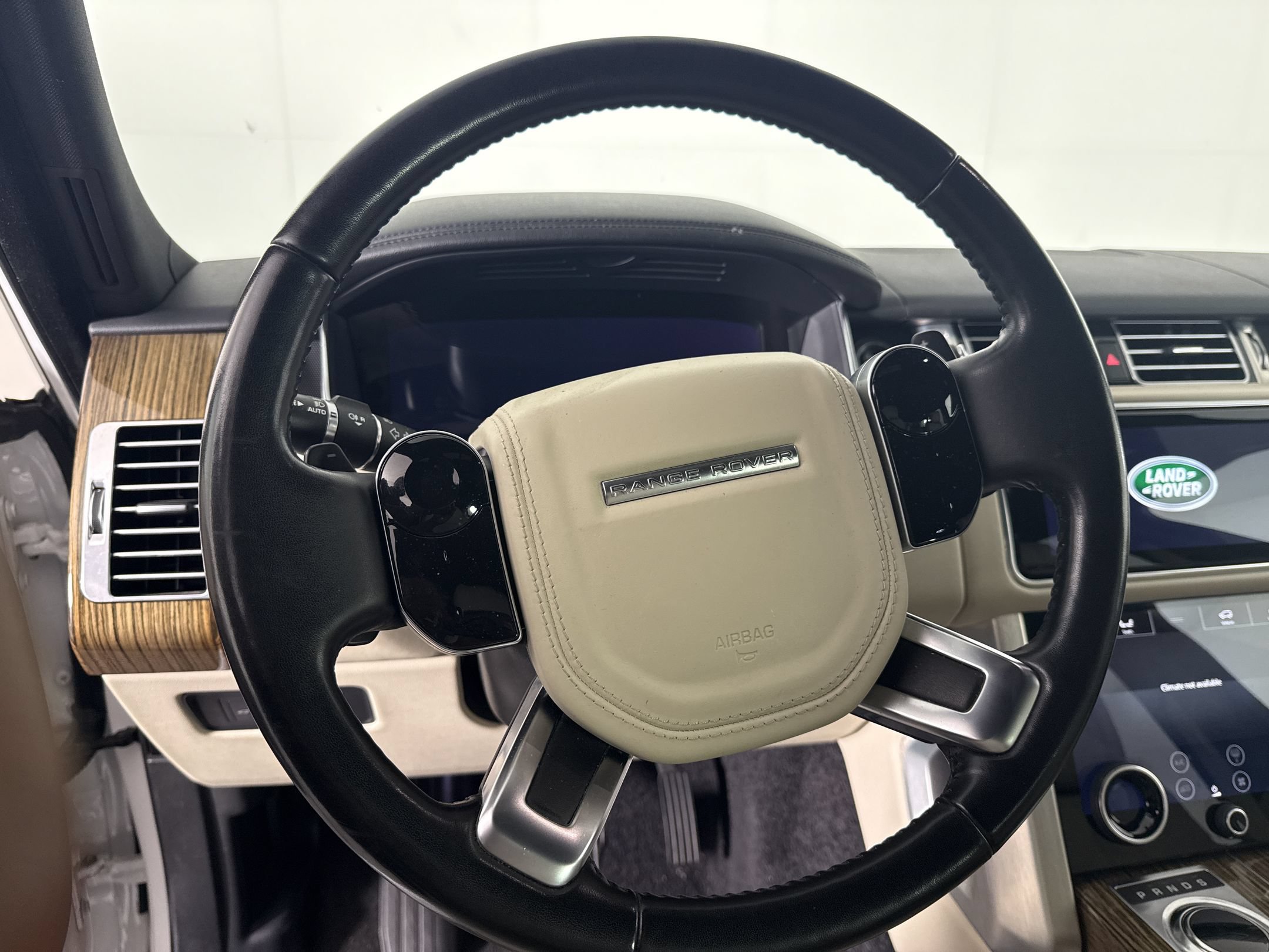 Certified 2019 Land Rover Range Rover HSE AWD/4WD image 16