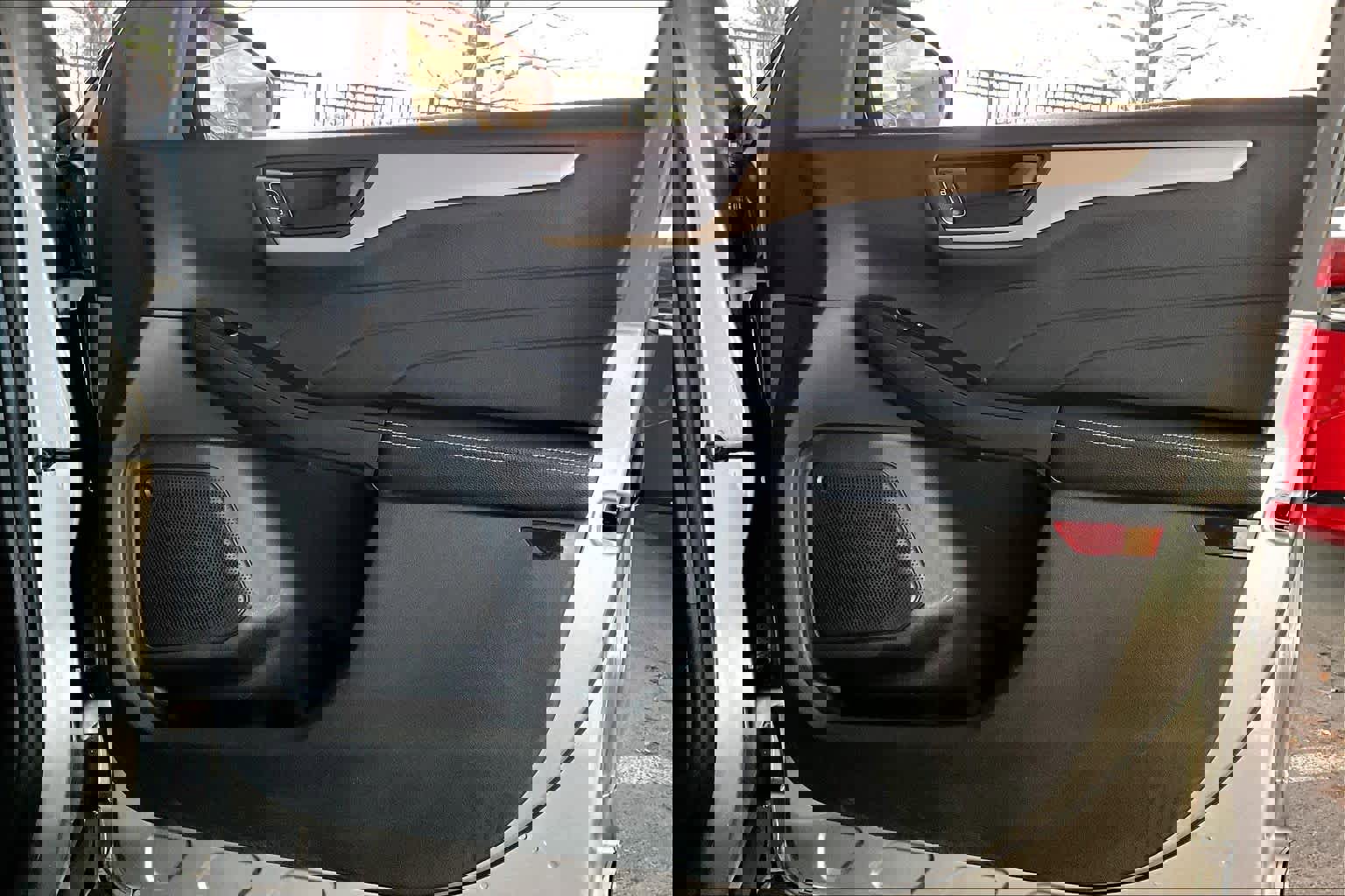 Used 2022 Ford Escape SE w/ SE Sport Appearance Package image 22