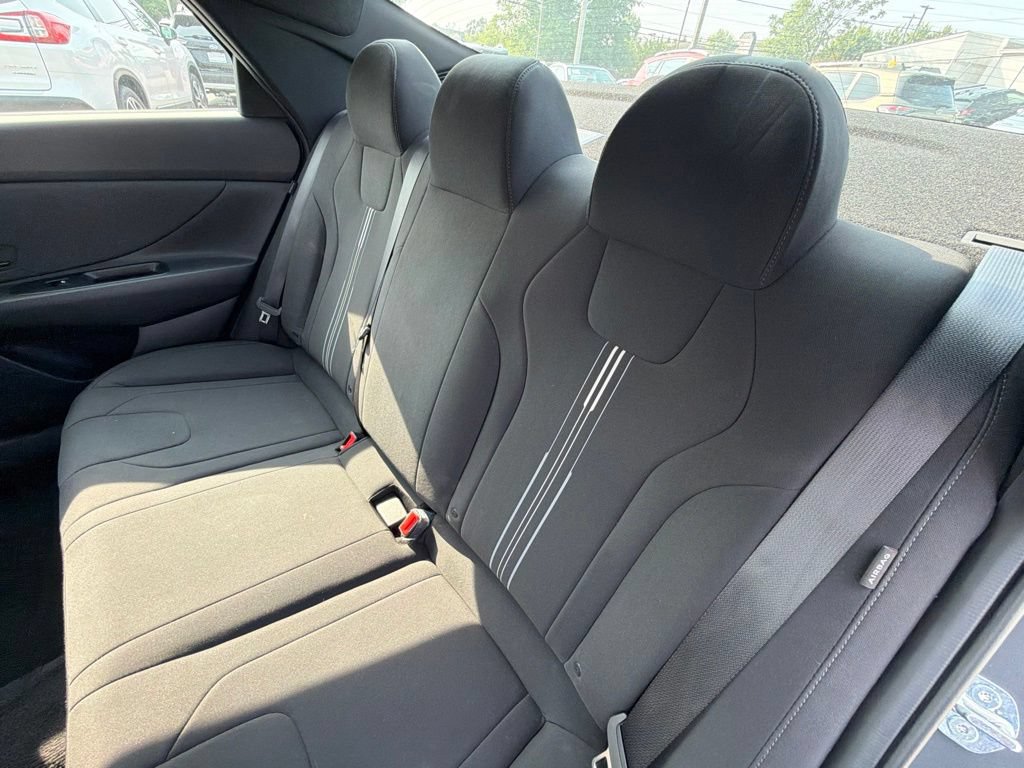 Used 2025 Hyundai Elantra Sport FWD image 9