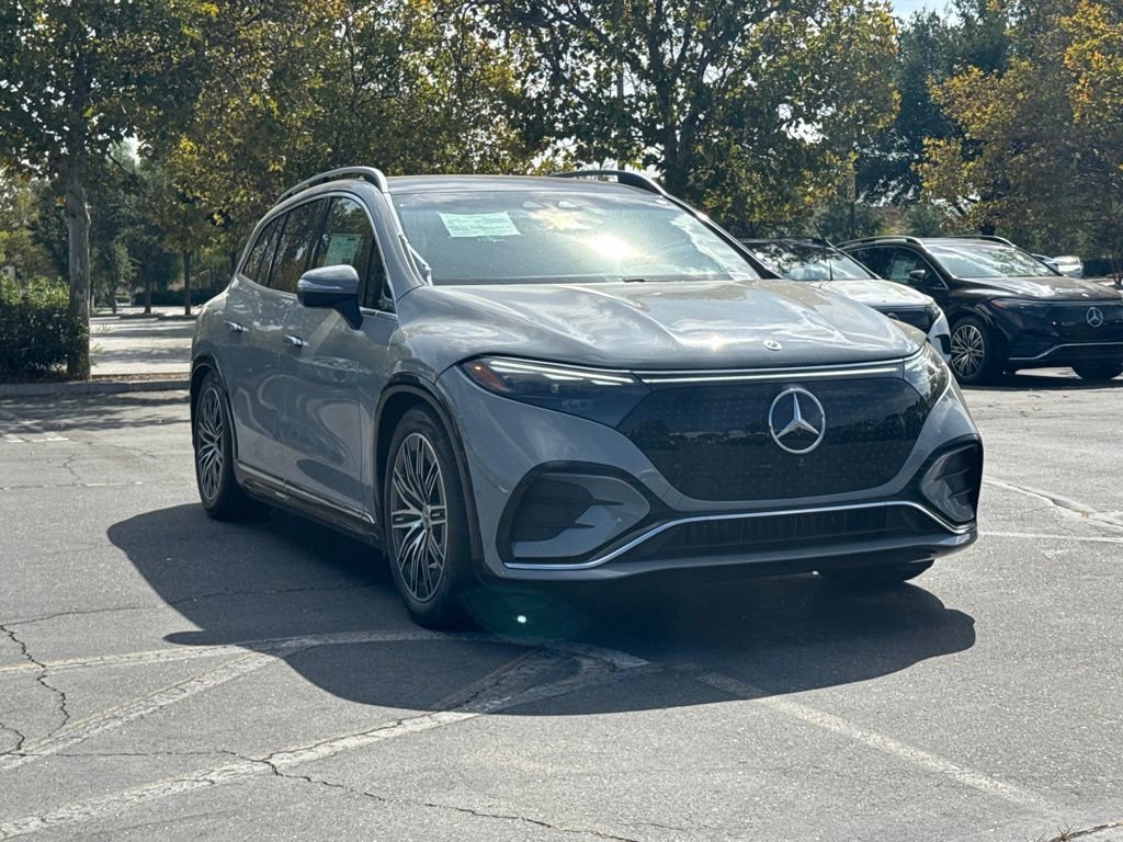 New 2026 Mercedes-Benz EQS 400 4MATIC SUV image 4