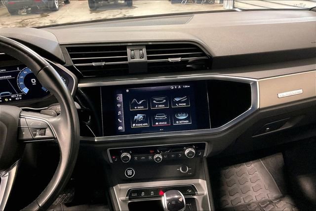 Certified 2022 Audi Q3 2.0T Premium w/ Convenience Package image 6