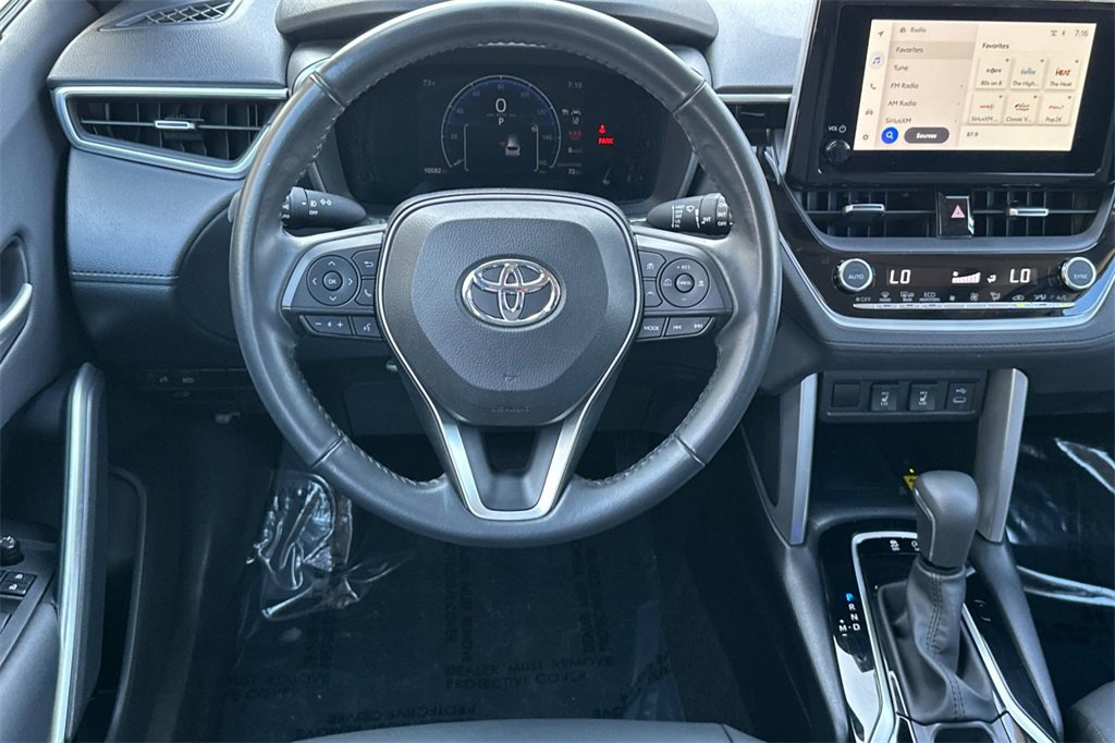 Used 2023 Toyota Corolla Cross XLE image 17