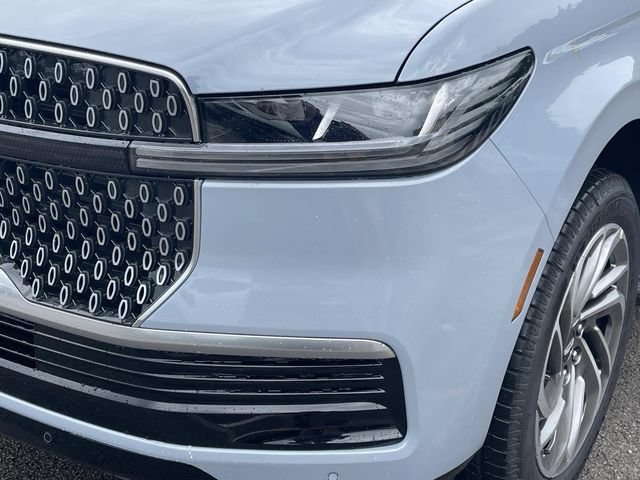 New 2026 Lincoln Navigator L Premier AWD/4WD image 9