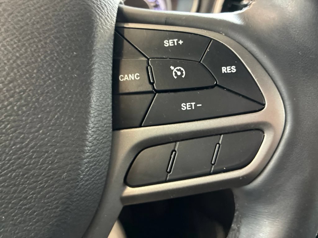 Used 2019 Jeep Cherokee Limited AWD/4WD image 23