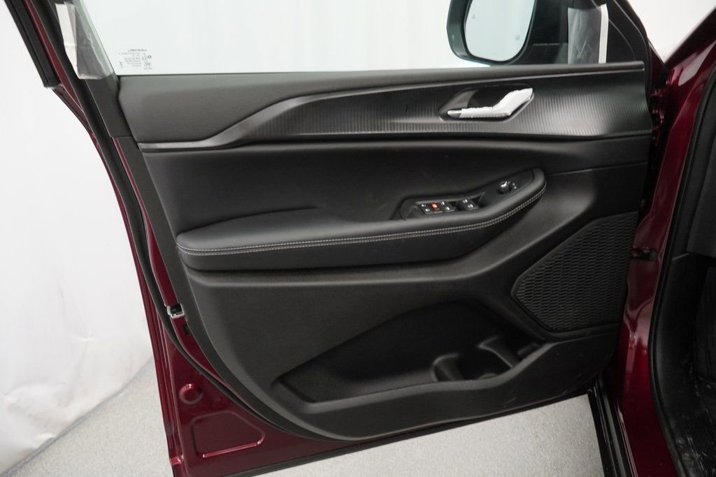 New 2026 Jeep Grand Cherokee Laredo image 28