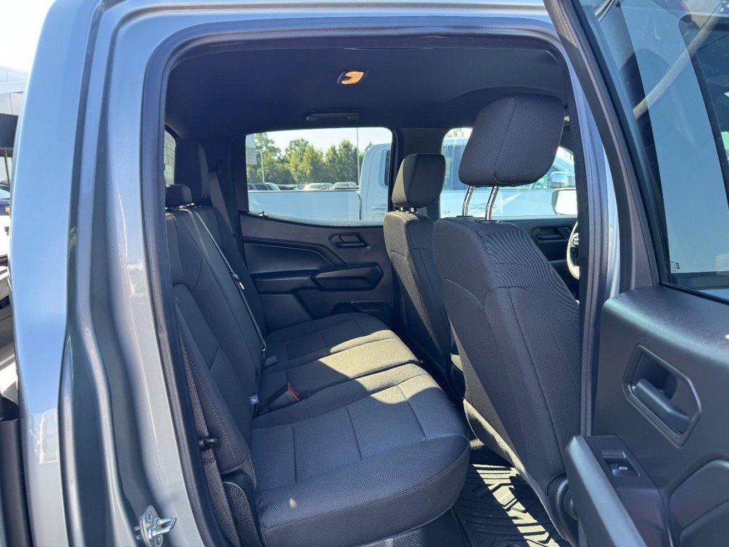 Used 2025 Chevrolet Colorado W/T RWD image 13