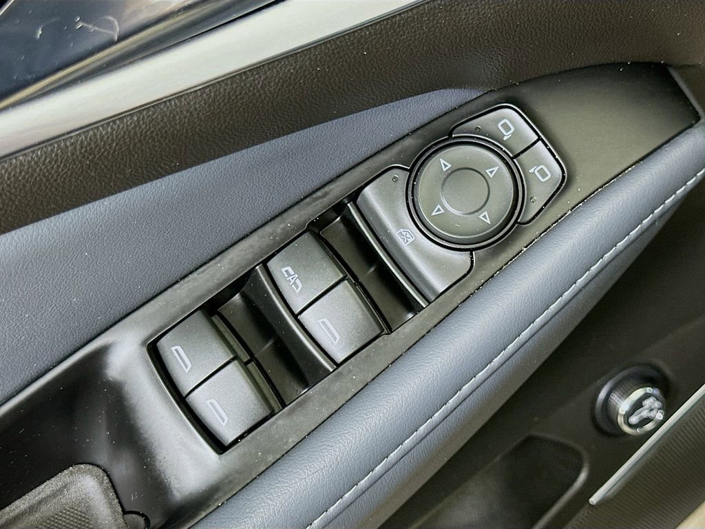 Used 2024 Buick Enclave Essence w/ Technology Package image 20