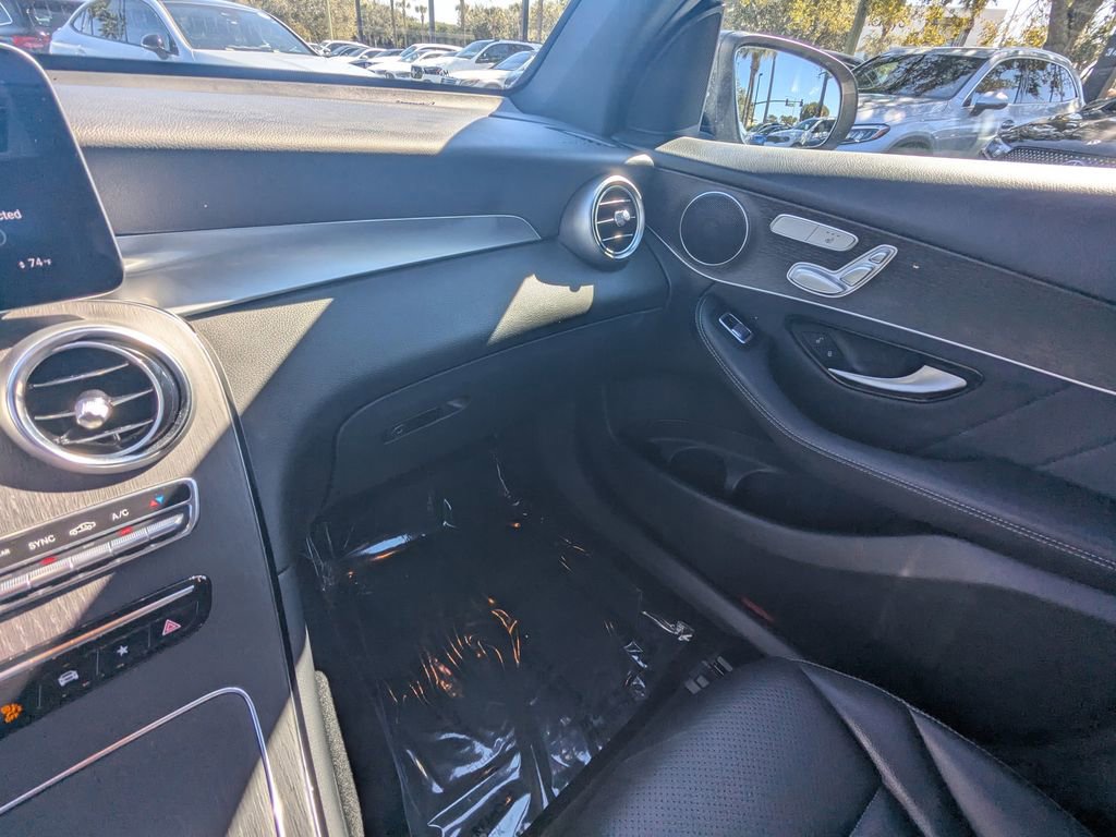Certified 2022 Mercedes-Benz GLC 300 4MATIC w/ AMG Line image 4