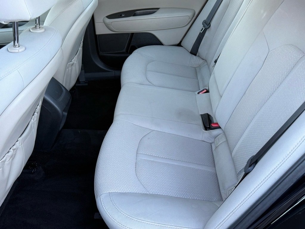 Used 2018 Kia Optima LX image 10