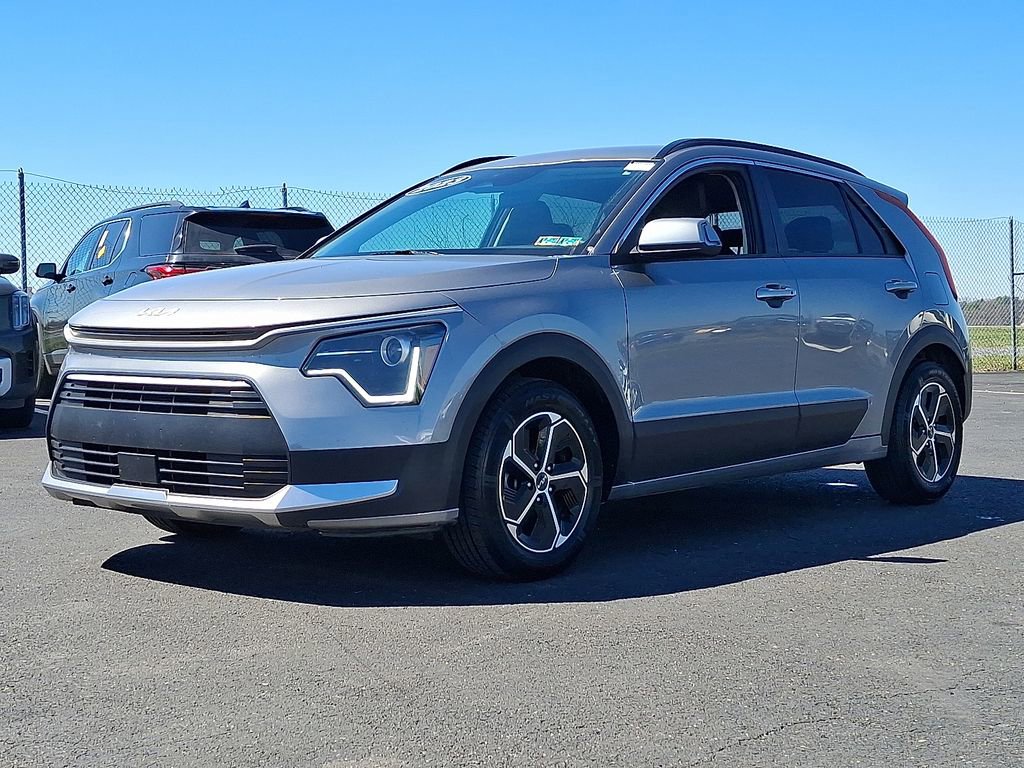 Certified 2023 Kia Niro EX FWD image 3