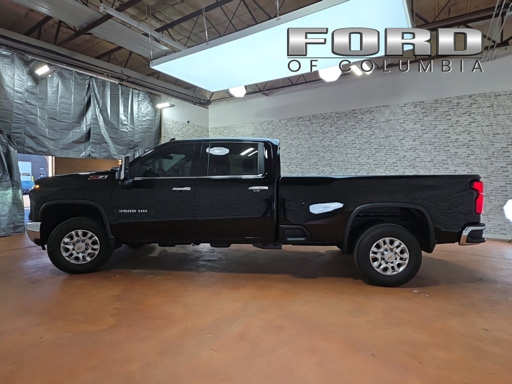 Used 2024 Chevrolet Silverado 3500 LTZ w/ LTZ Convenience Package image 5