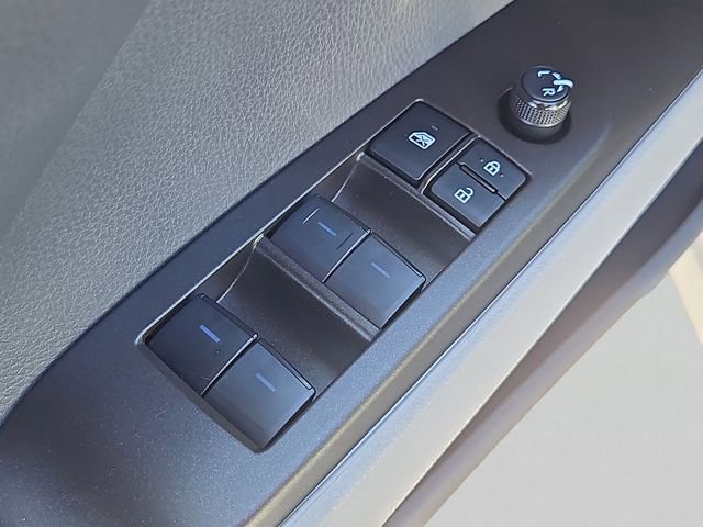 Used 2024 Toyota Camry SE image 19