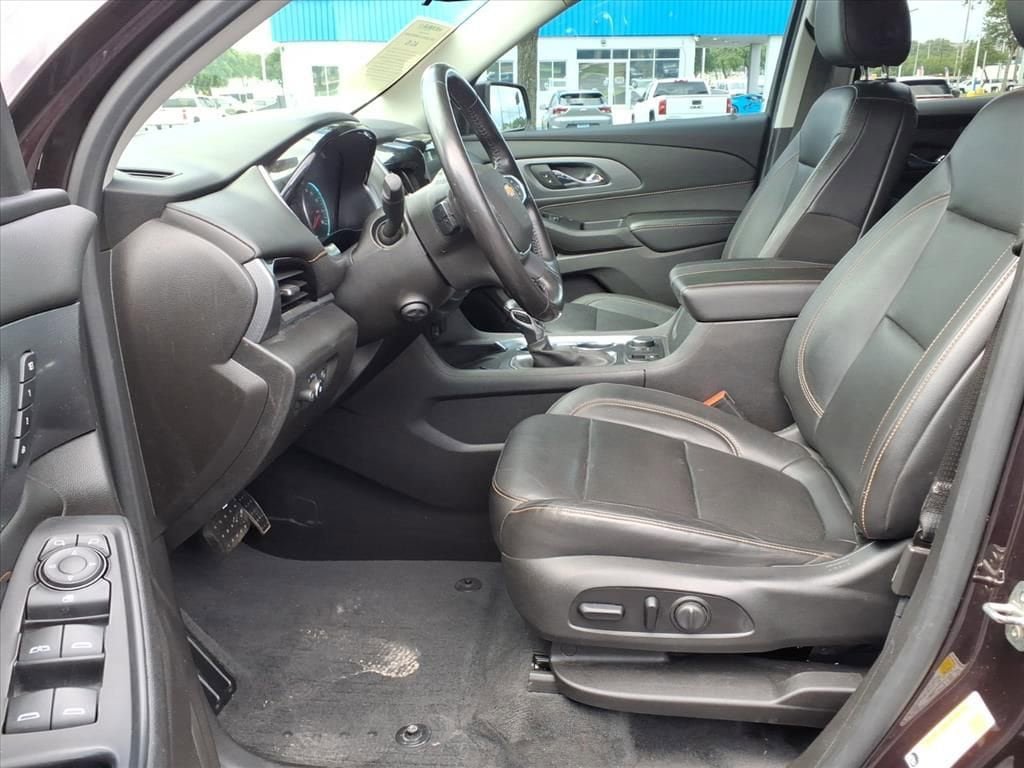Used 2021 Chevrolet Traverse Premier FWD image 19