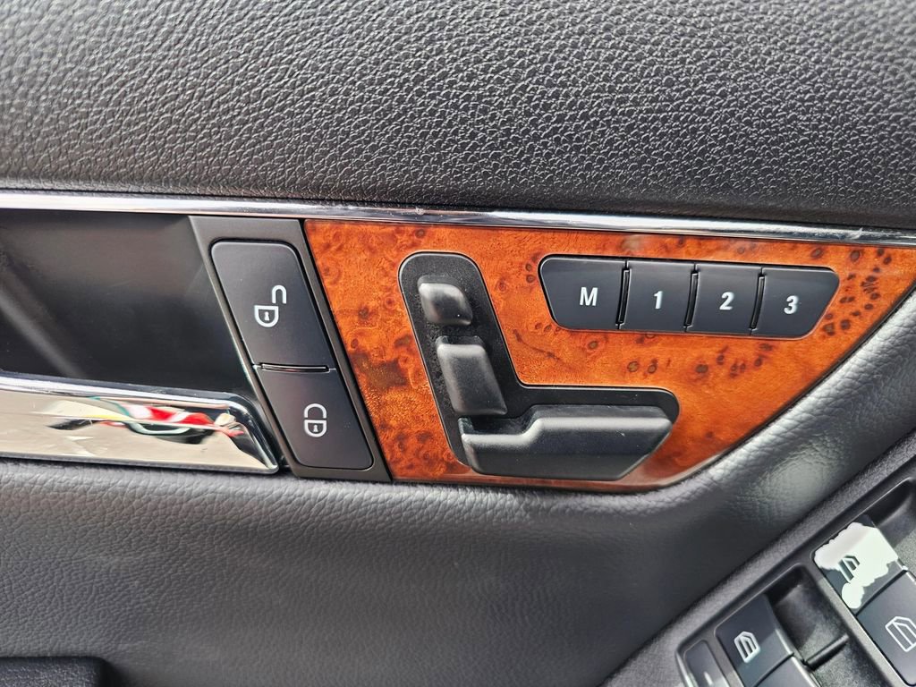Used 2011 Mercedes-Benz C 300 4MATIC Sedan image 24