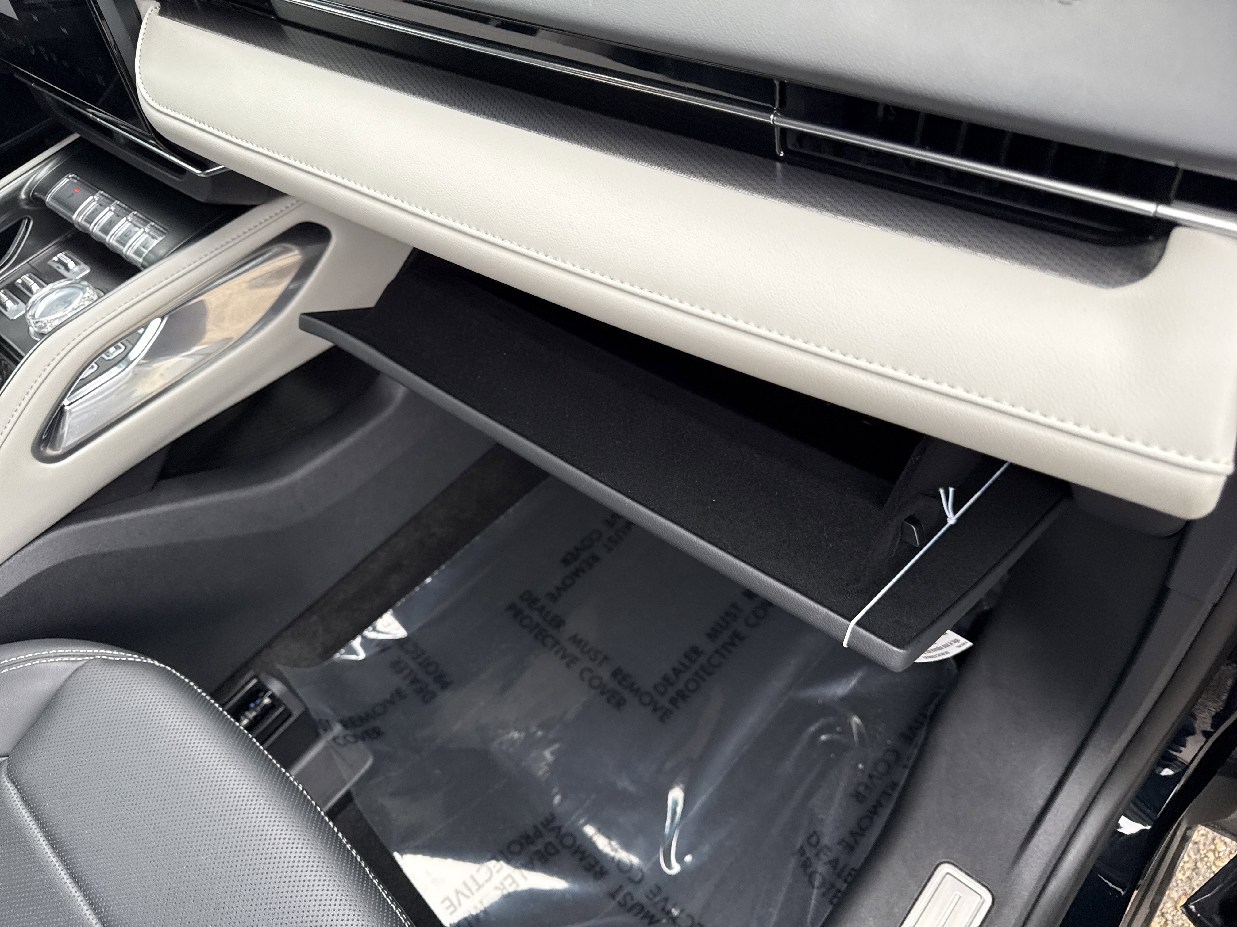 Used 2024 Lincoln Nautilus Premier image 31