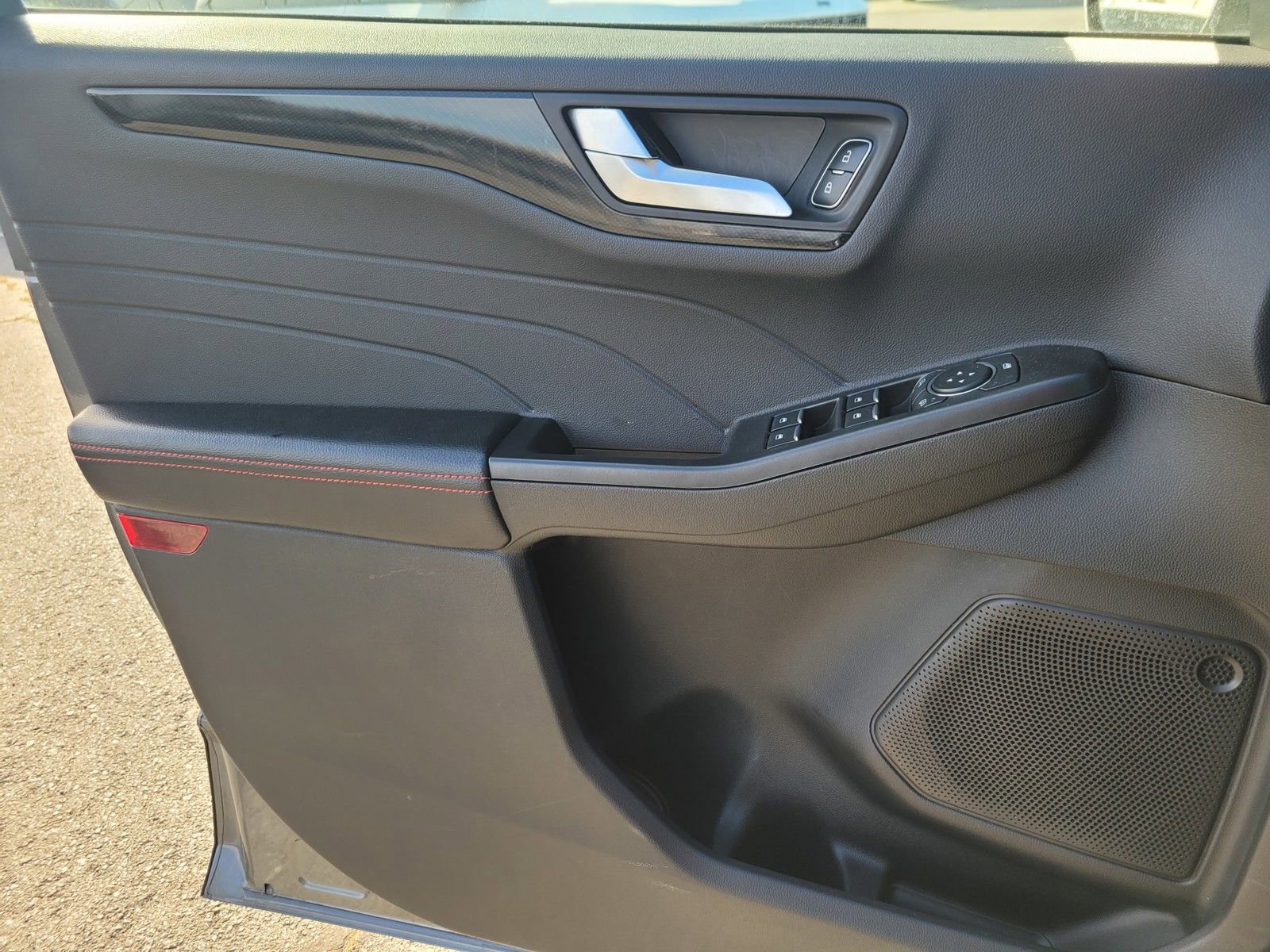 Used 2025 Ford Escape ST-Line image 28