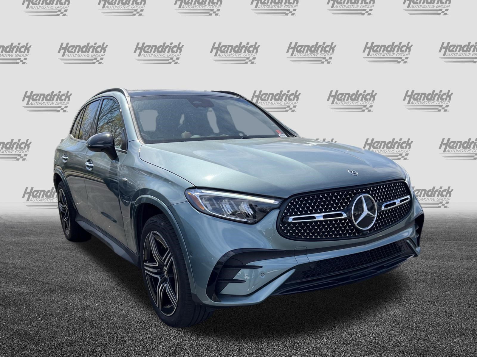 Used 2025 Mercedes-Benz GLC 350e 4MATIC image 2
