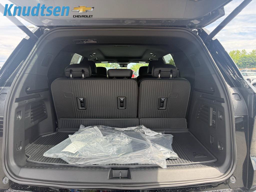 New 2026 Chevrolet Traverse High Country w/ LPO, Floor Liner Package AWD/4WD image 17