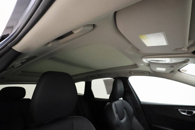 Used 2024 Volvo XC60 B5 Plus image 24