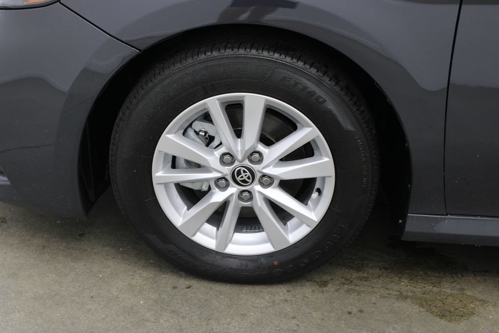 Used 2025 Toyota Camry LE w/ Convenience Package FWD image 27