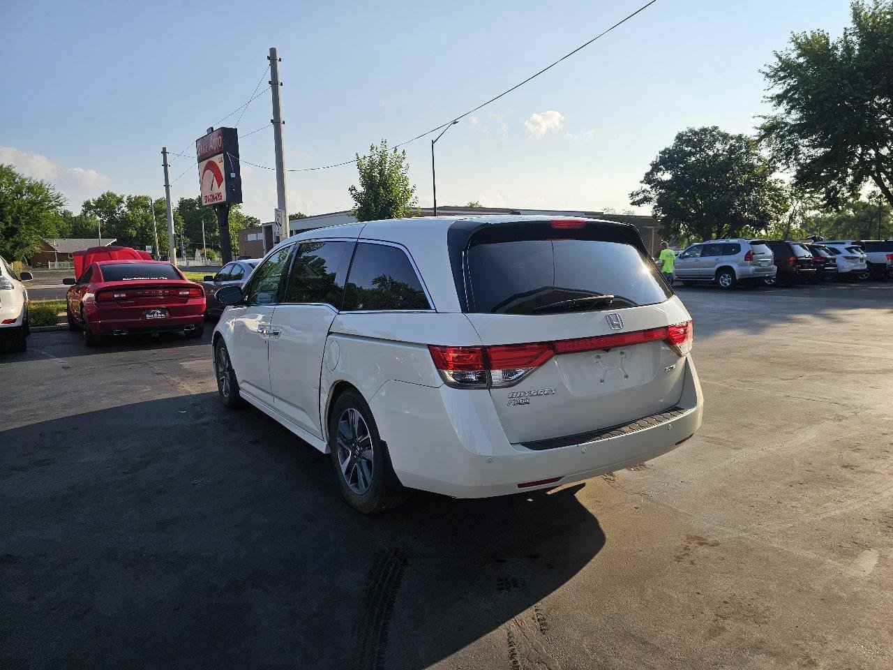 Used 2015 Honda Odyssey Touring image 8