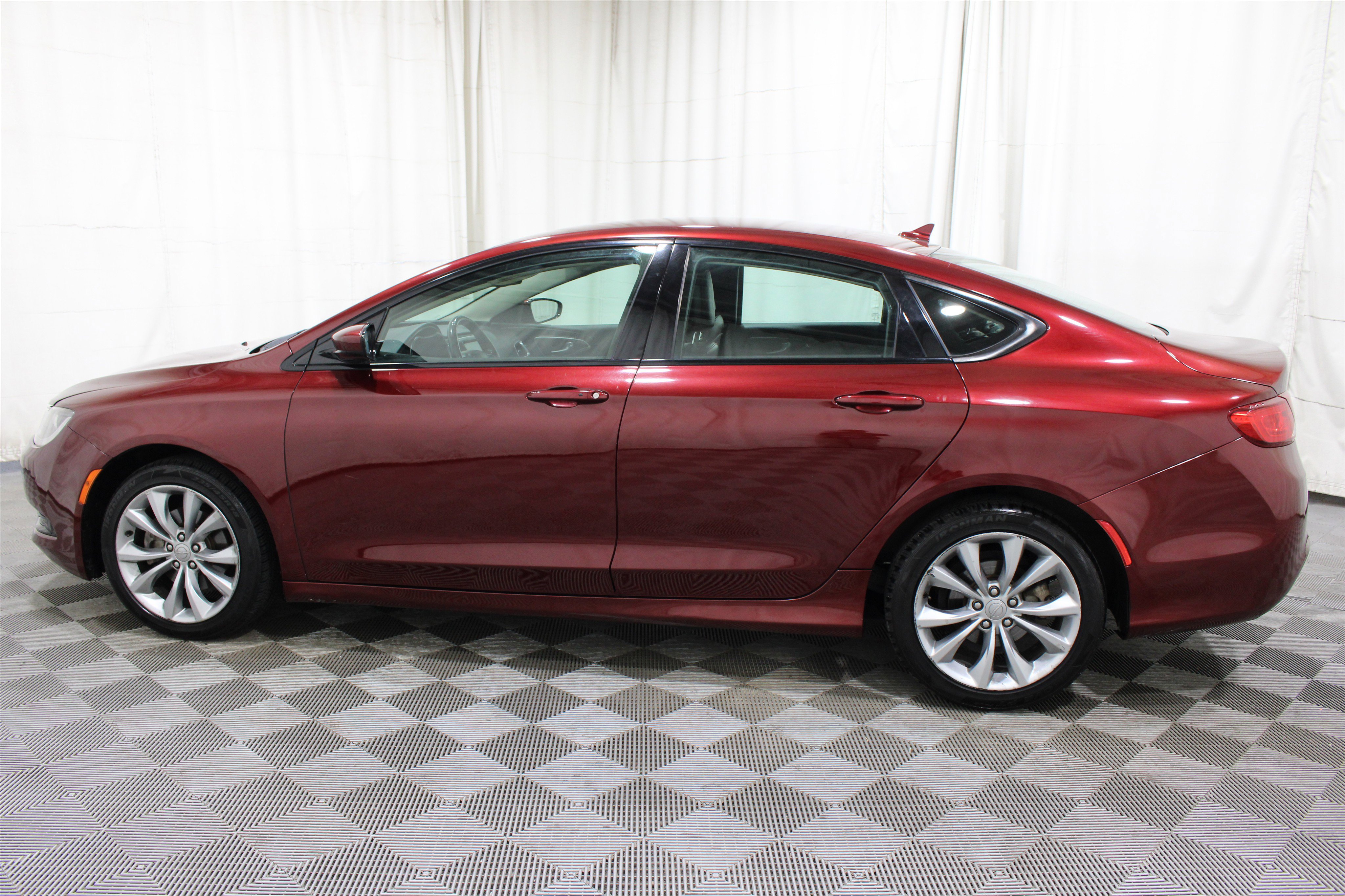 Used 2017 Chrysler 200 Limited Platinum FWD image 27