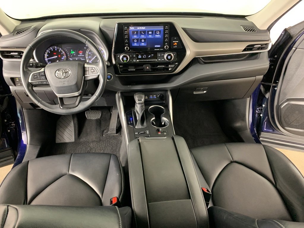 Used 2022 Toyota Highlander XLE image 10