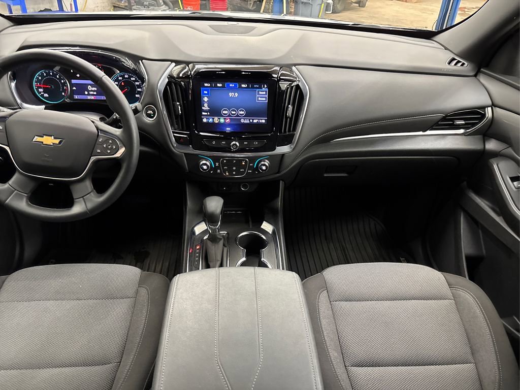 Used 2023 Chevrolet Traverse LT image 21