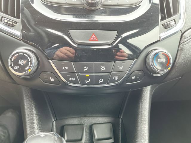 Used 2018 Chevrolet Cruze Premier image 17