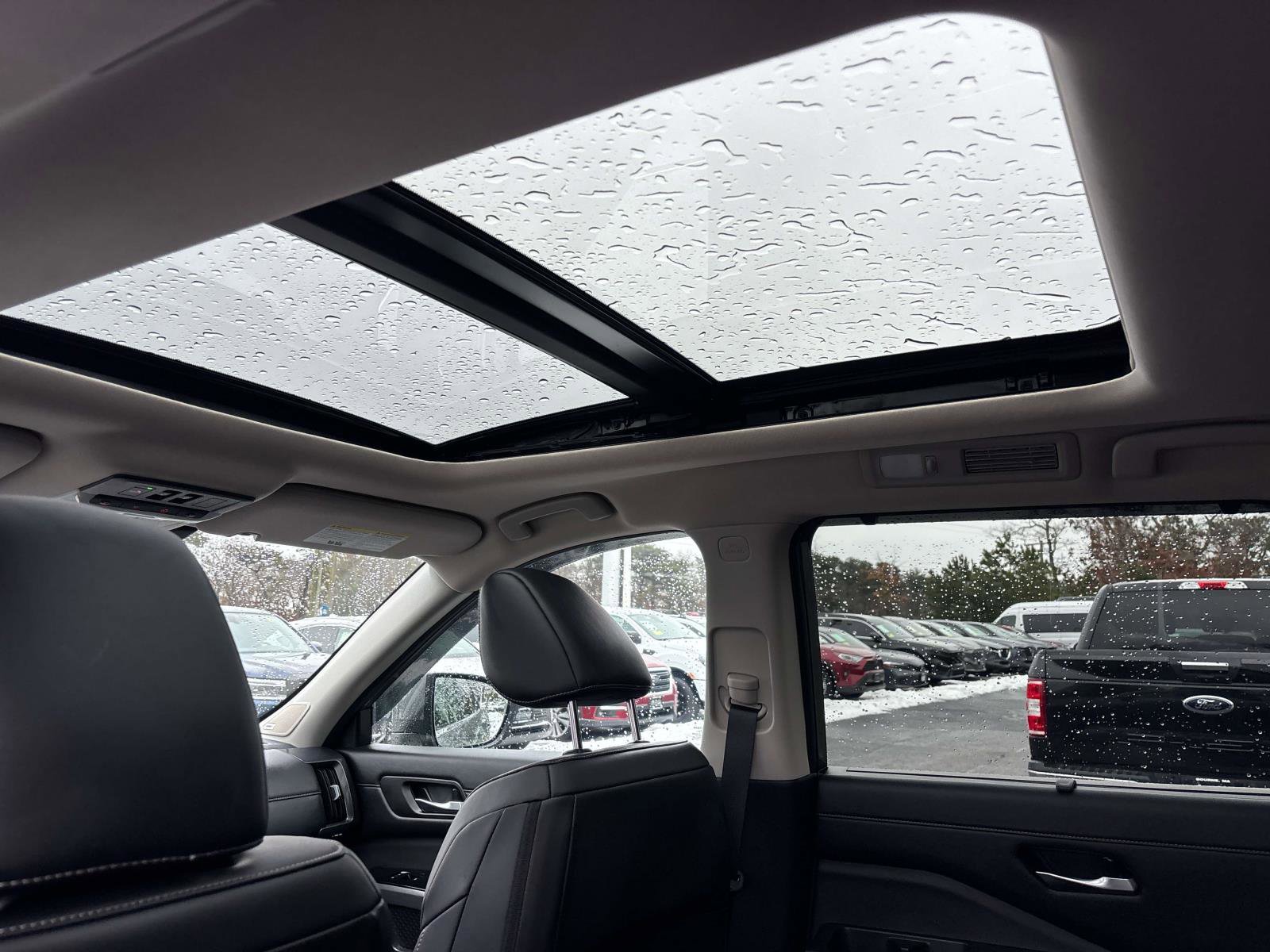 Used 2025 Nissan Pathfinder SL w/ SL Premium Package image 12