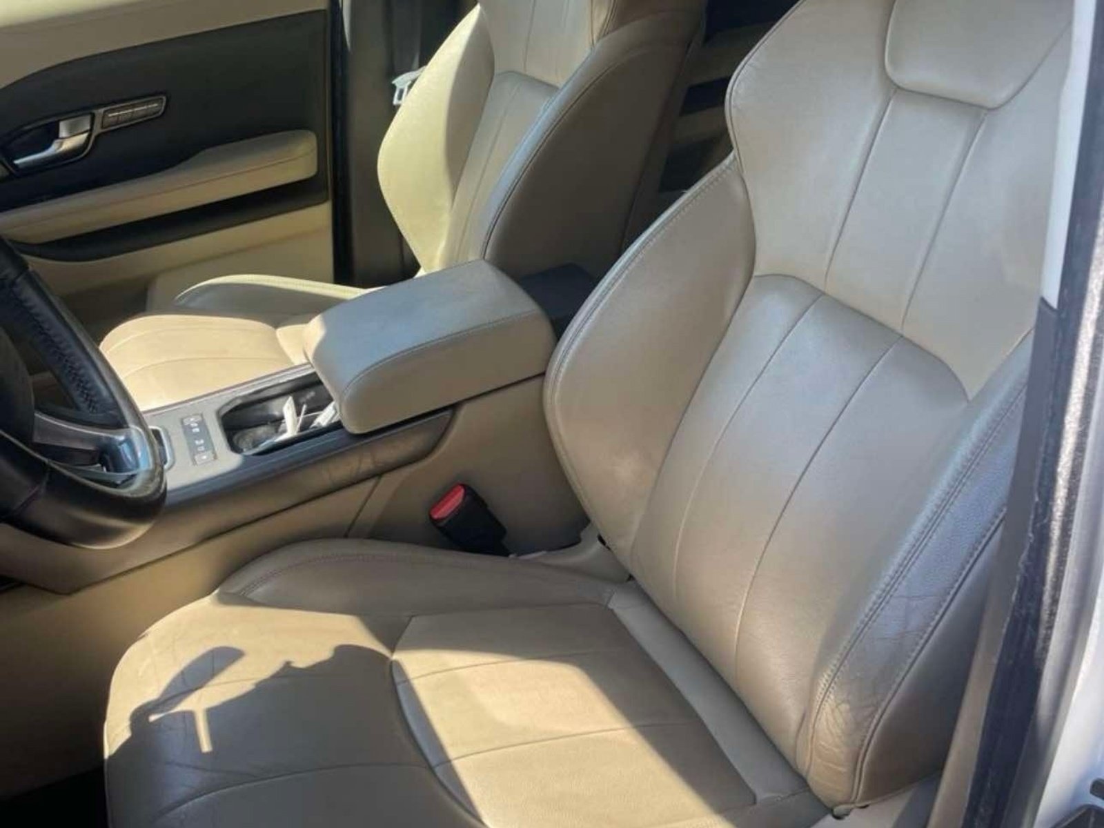 Used 2018 Land Rover Range Rover Evoque AWD/4WD image 2
