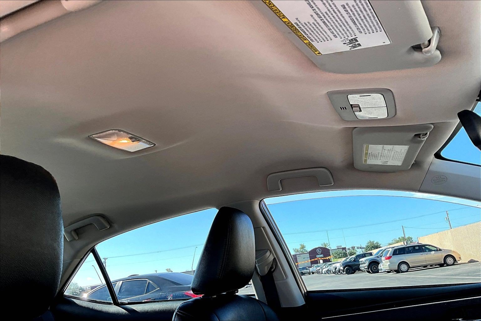 Used 2018 Toyota Corolla LE FWD image 16