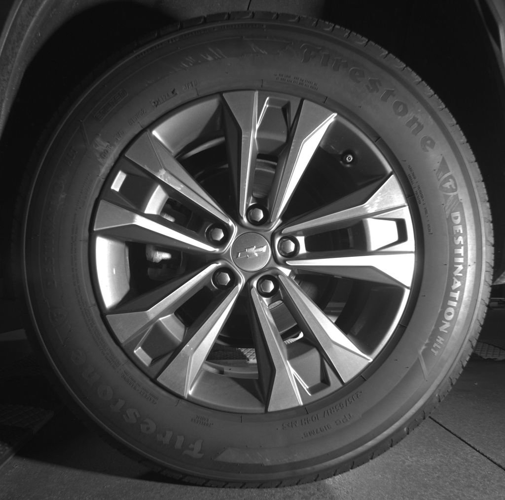 Used 2025 Chevrolet Equinox LT w/ Convenience Package II FWD image 11