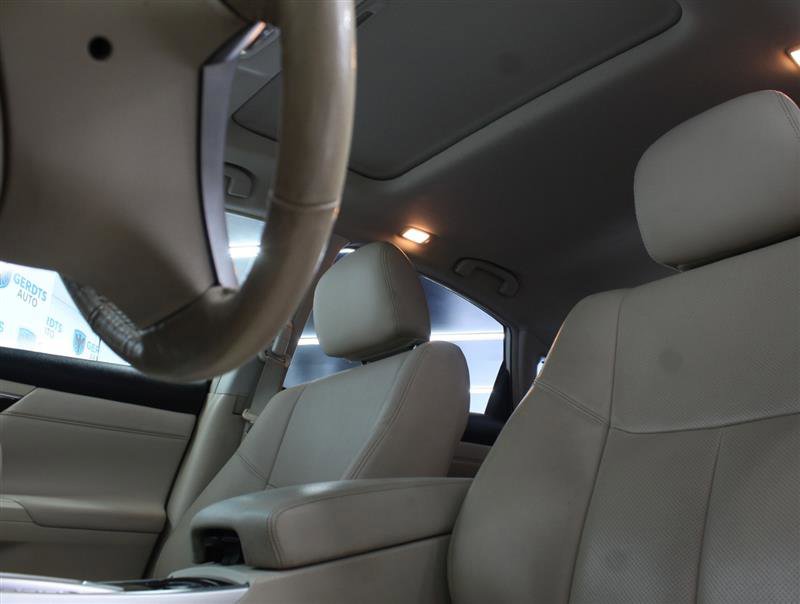 Used 2013 Nissan Altima 2.5 SL w/ Technology Pkg FWD image 8
