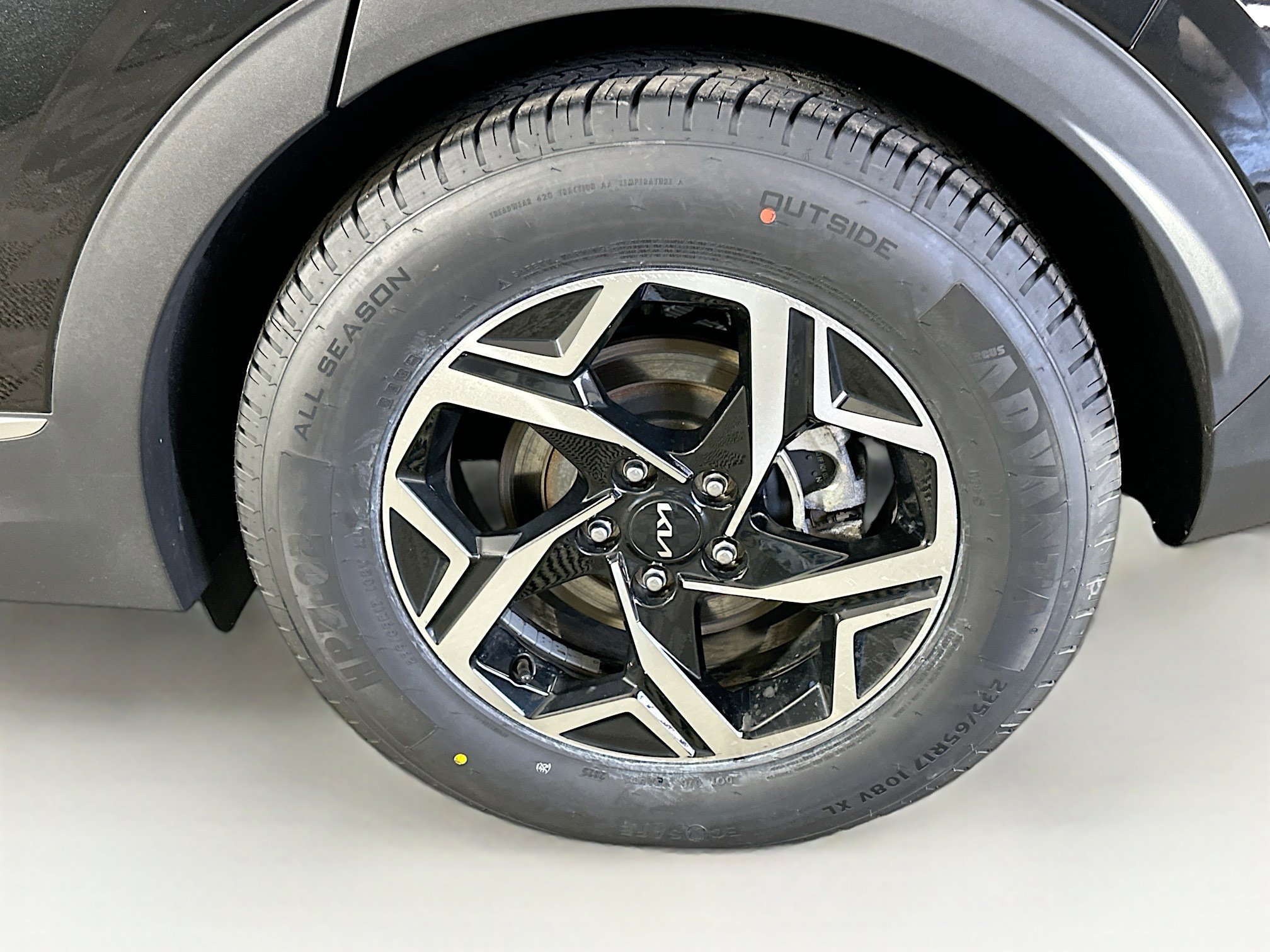 Used 2024 Kia Sportage LX image 11