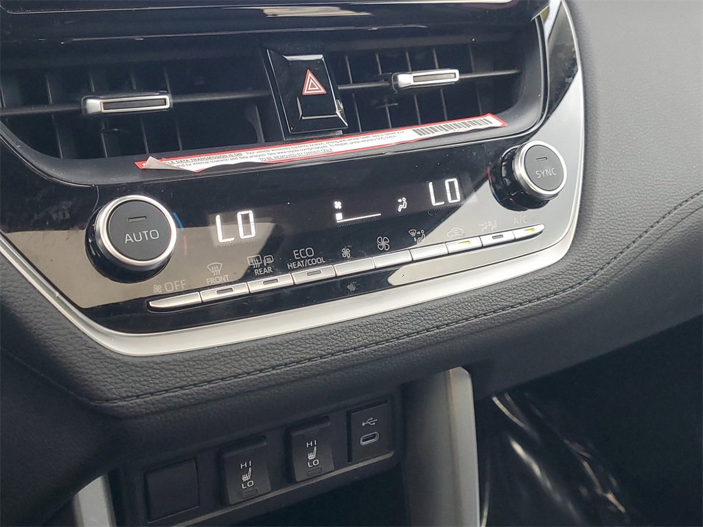 Used 2023 Toyota Corolla Cross XLE image 29