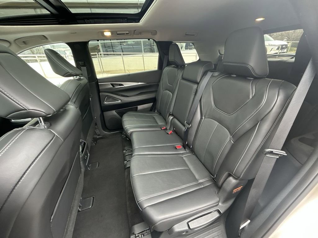 Certified 2025 INFINITI QX60 Luxe image 23