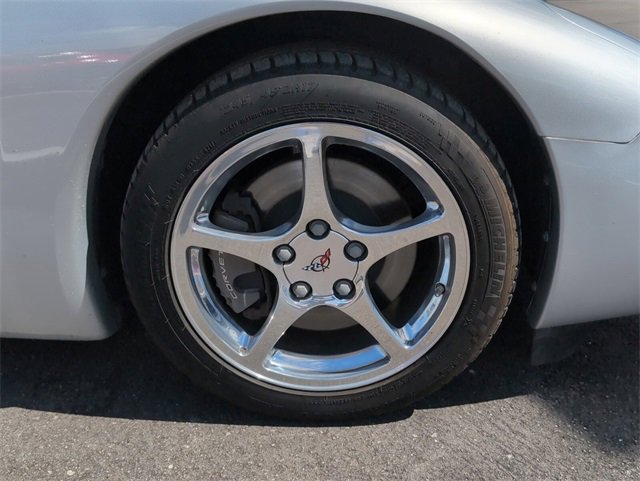 Used 2000 Chevrolet Corvette Coupe w/ Roof Pkg image 16