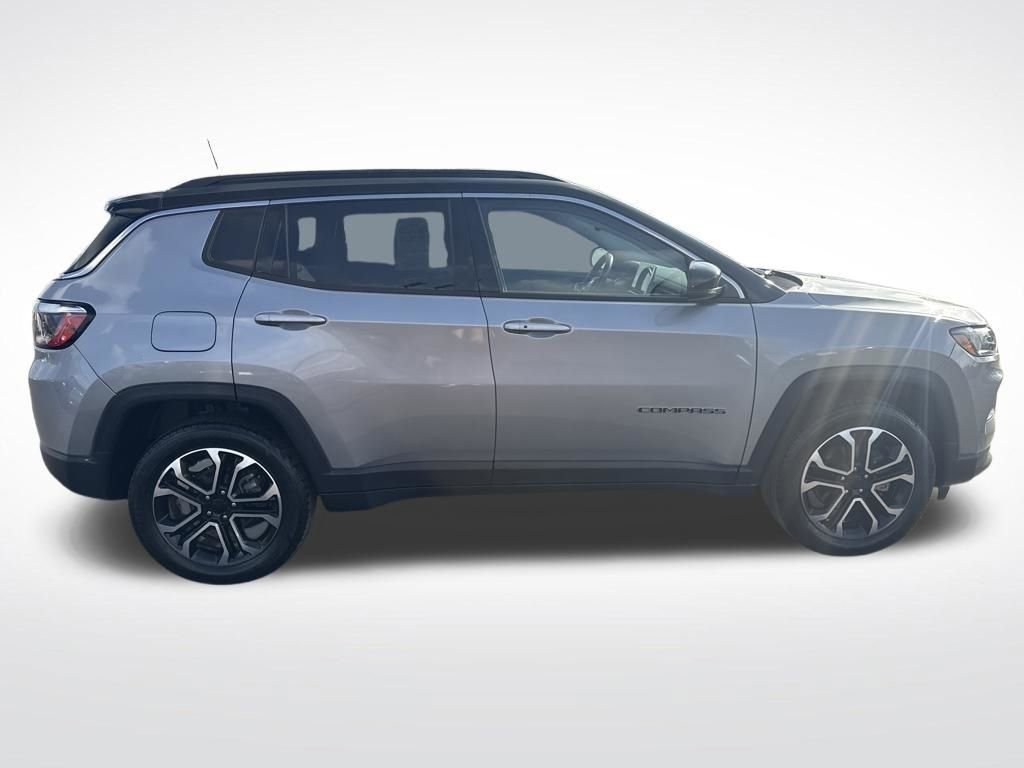 Certified 2022 Jeep Compass Limited image 2