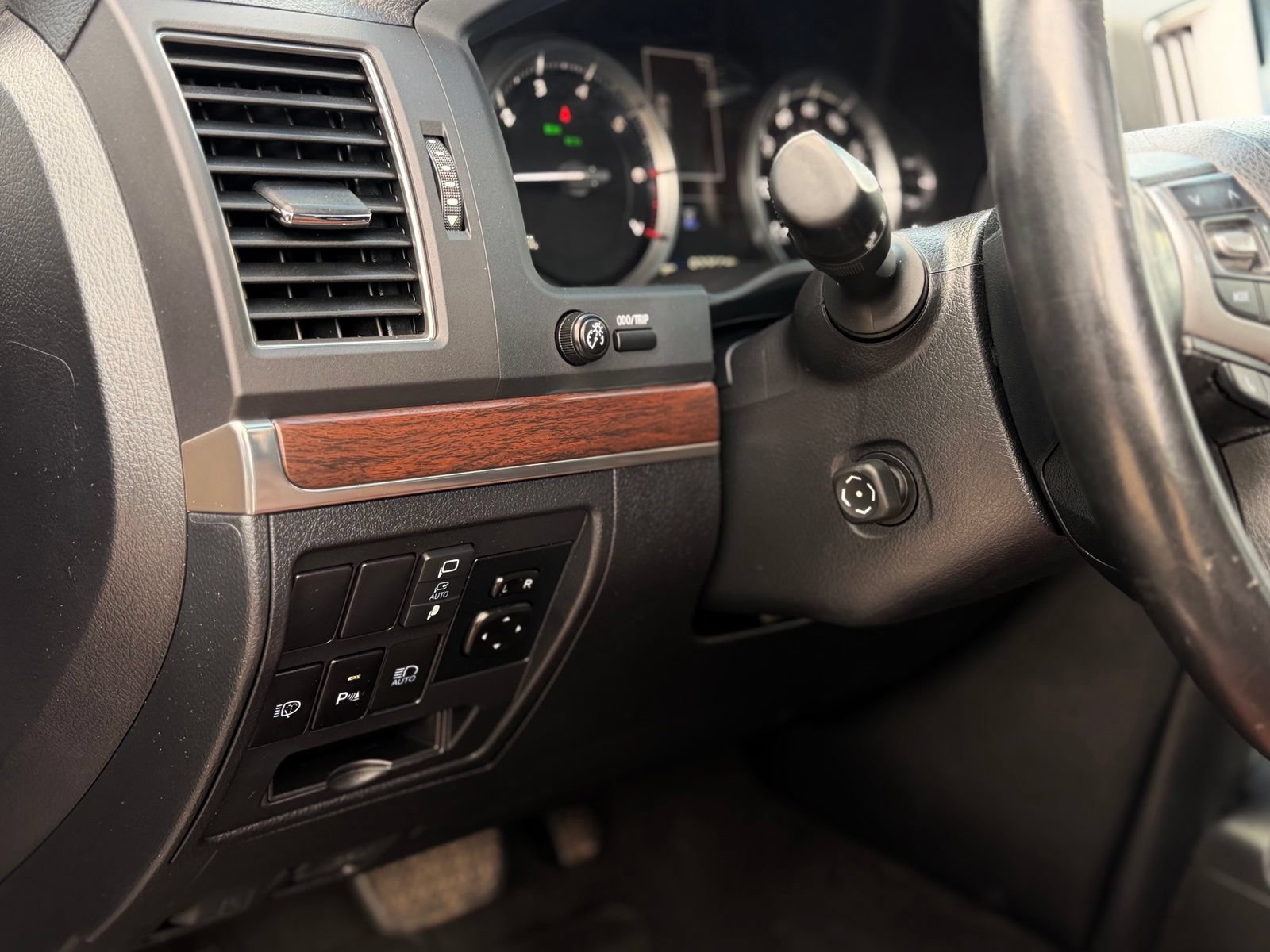 Used 2020 Toyota Land Cruiser AWD/4WD image 36