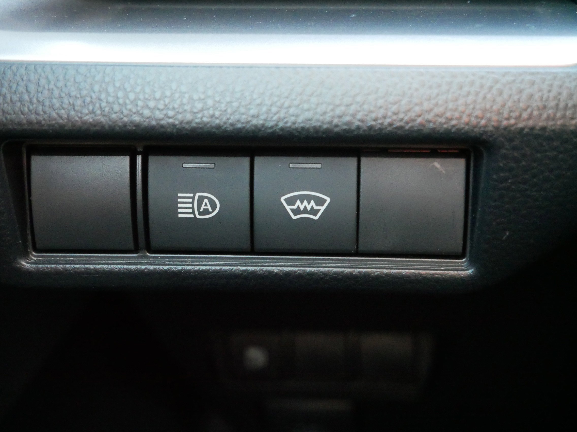 Certified 2024 Toyota Prius LE image 30