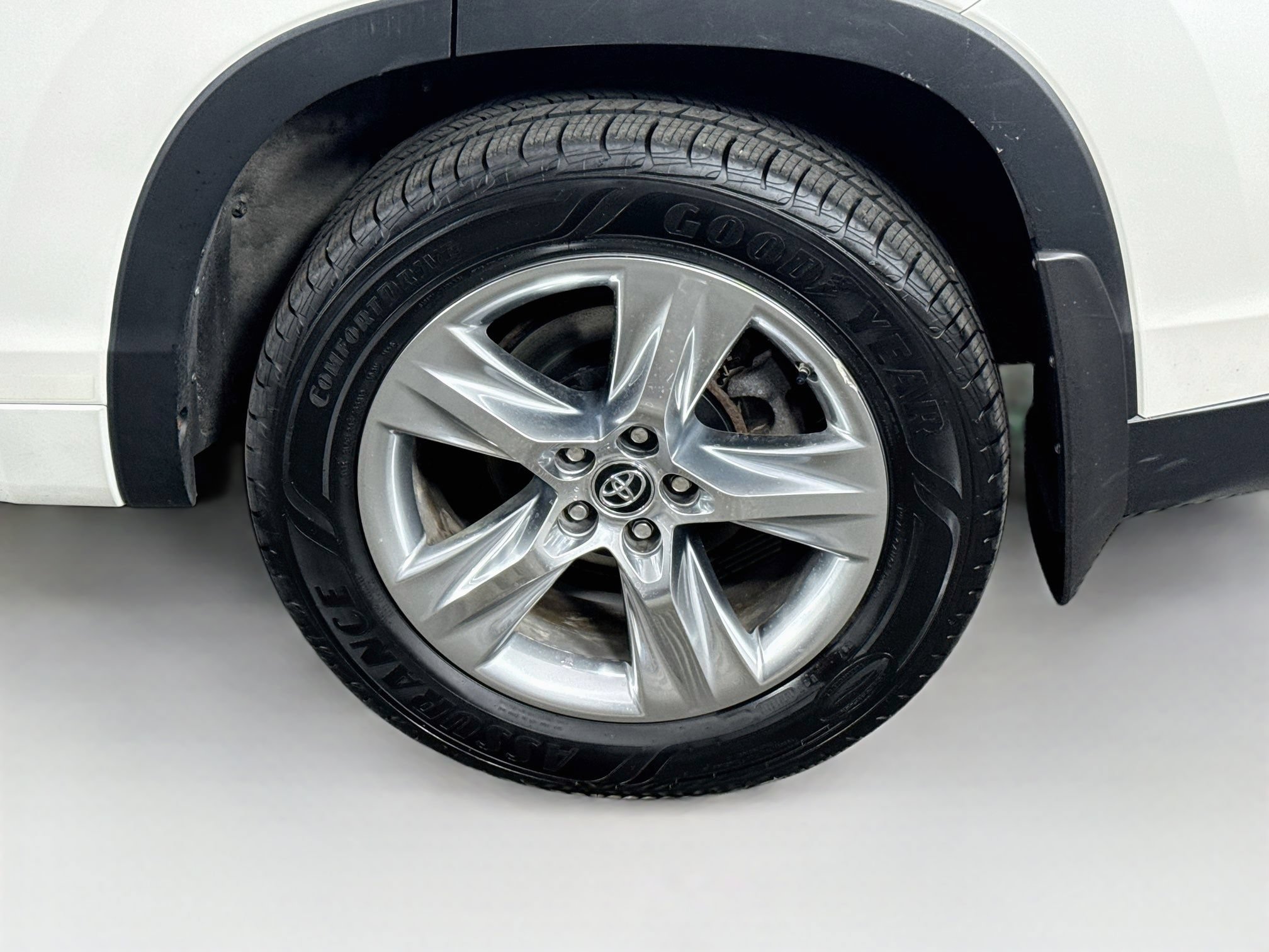 Used 2019 Toyota Highlander Limited AWD/4WD image 9