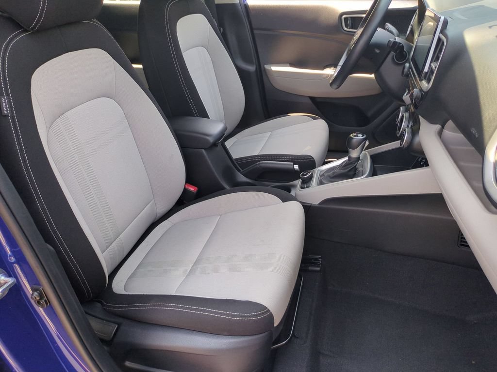 Used 2025 Hyundai Venue SEL FWD image 30