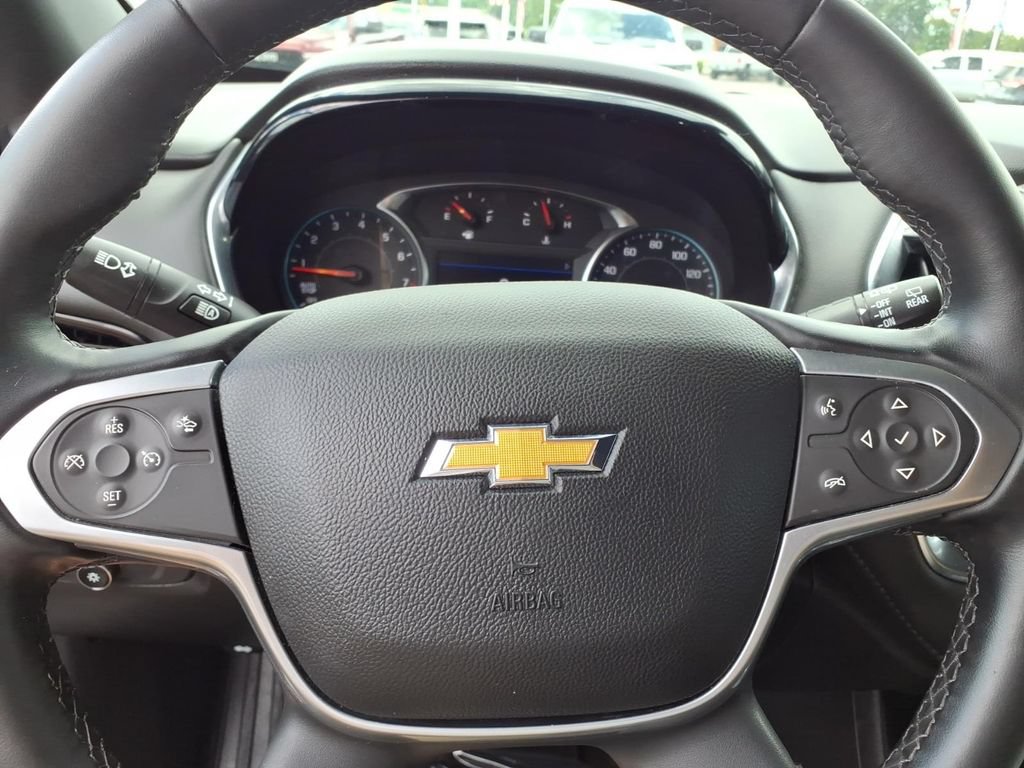 Used 2023 Chevrolet Traverse LT FWD image 7