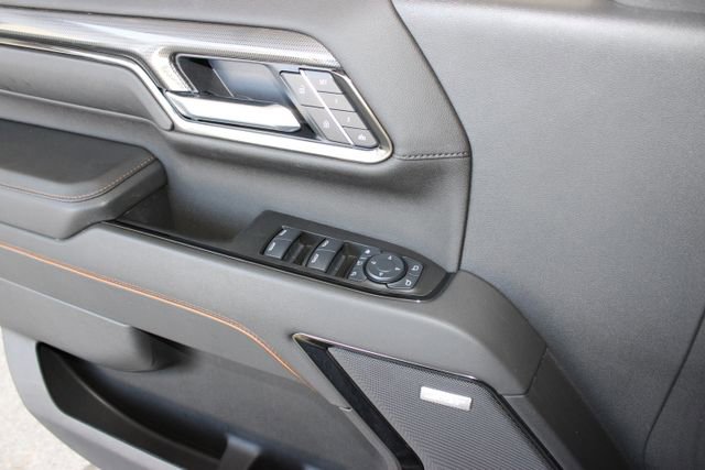 Used 2025 GMC Sierra 2500 AT4 w/ AT4 Premium Plus Package image 25