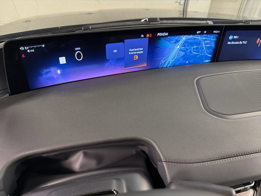 New 2026 Lincoln Navigator Premiere AWD/4WD image 23