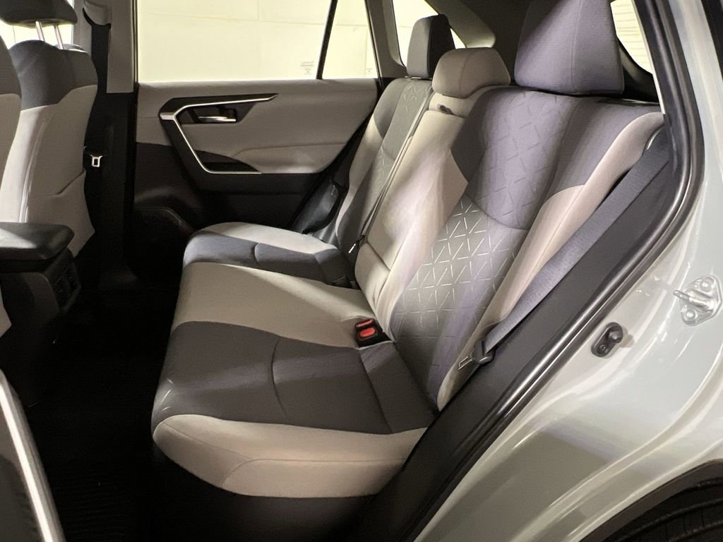 Used 2022 Toyota RAV4 XLE image 23
