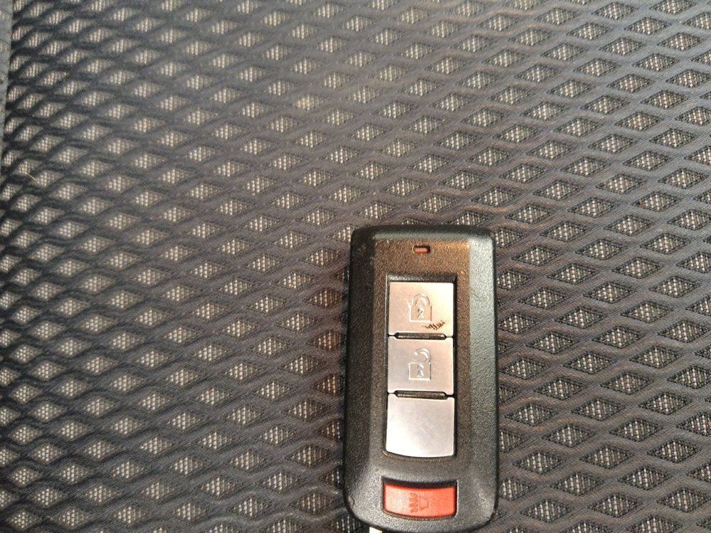 Used 2016 Mitsubishi Outlander SE image 32