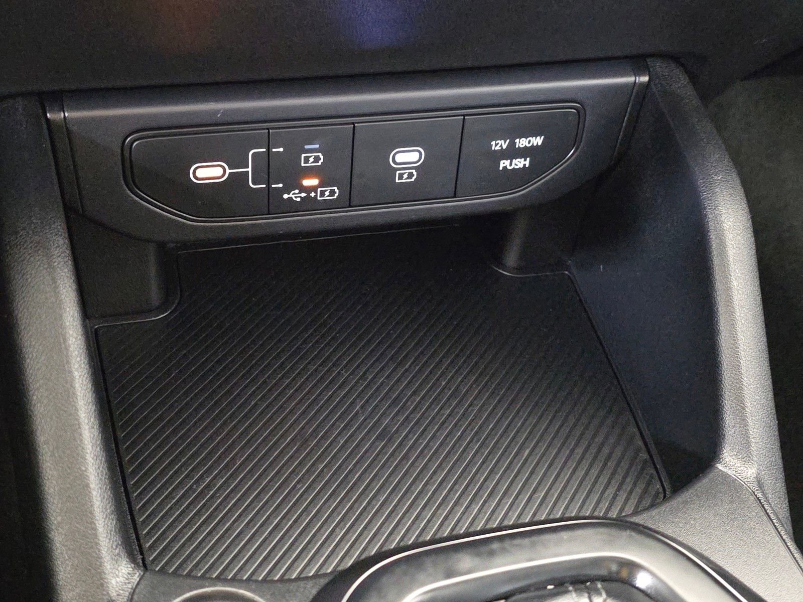 Used 2025 Kia K4 LXS image 28