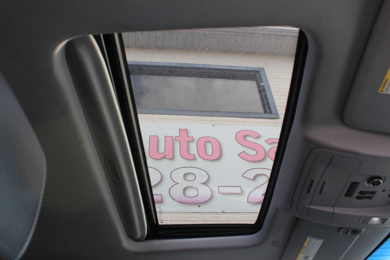 Used 2018 GMC Yukon SLT w/ HD Trailering Package image 22